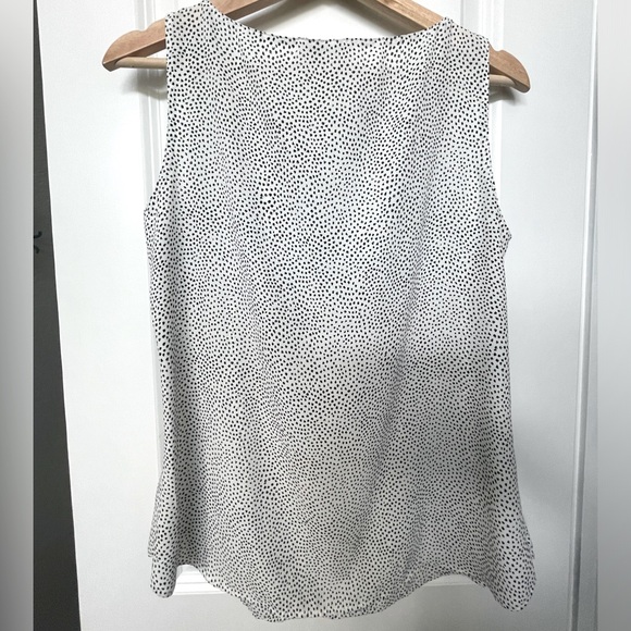 Ruffle sleeveless top - Picture 2 of 3